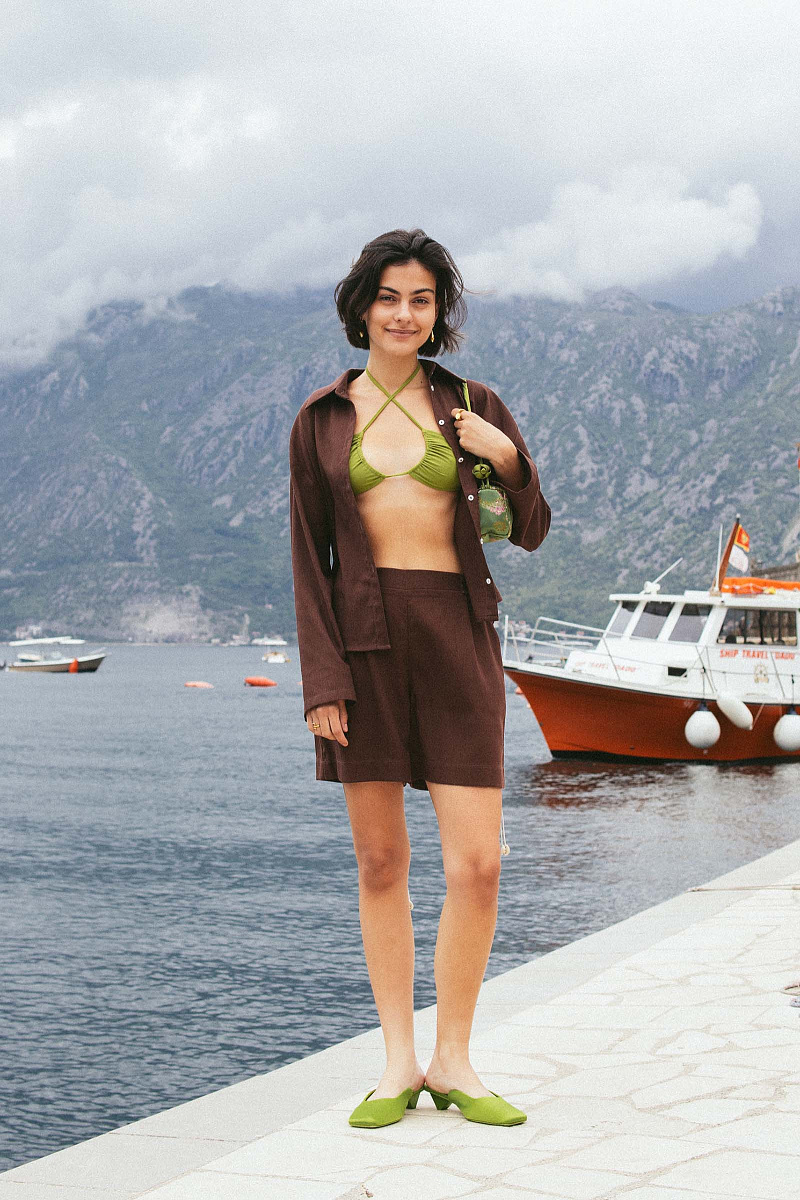 Свободные шорты изо льна