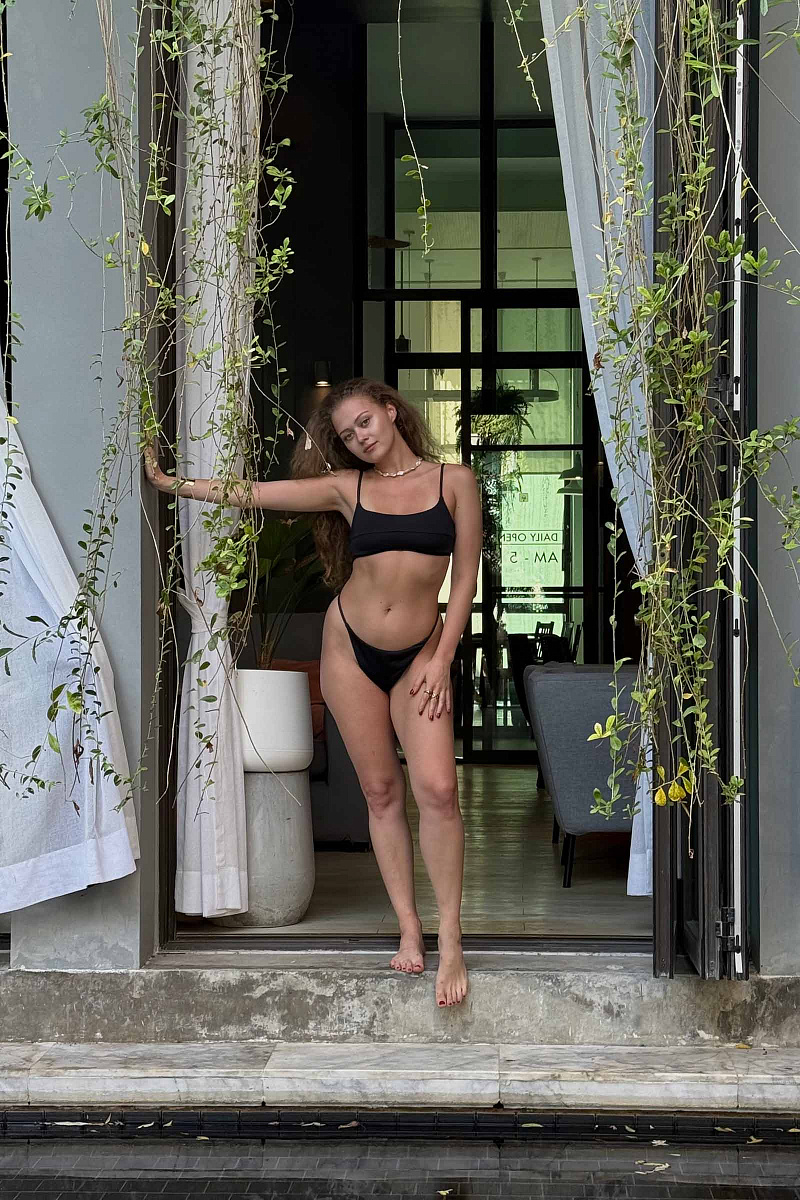 Купальный топ с прямым вырезом Лина 